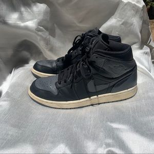 Black/gray Air Jordan 1 Mid